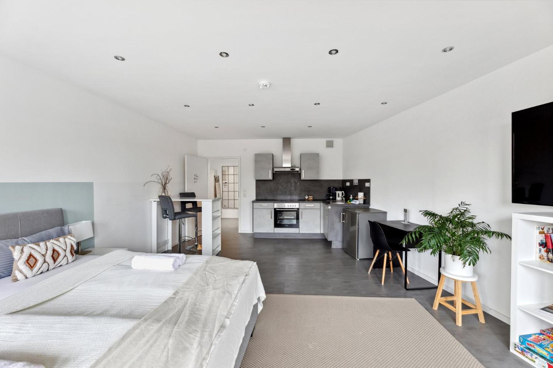 Sali Homes - Charming Studio Apartment In Heart Of Bayreuth With Balcony Luaran gambar